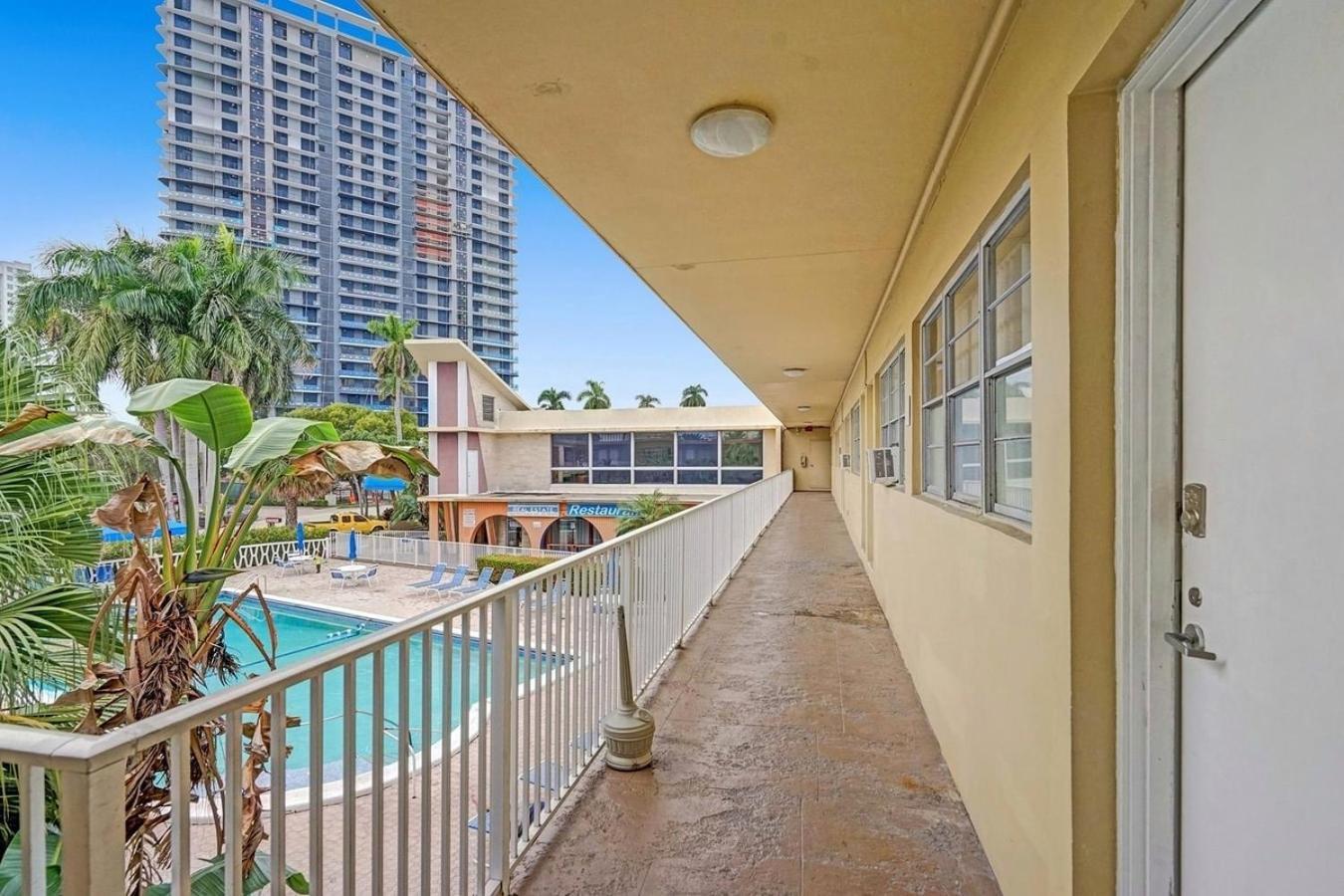 Hallandale Holiday Retreat Hollywood Boardwalk Hallandale Beach Buitenkant foto