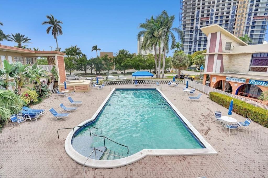 Hallandale Holiday Retreat Hollywood Boardwalk Hallandale Beach Buitenkant foto